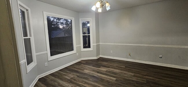 Building Photo - 211 Plantation Rd