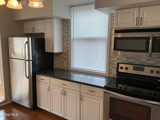 Building Photo - 1238 Union St