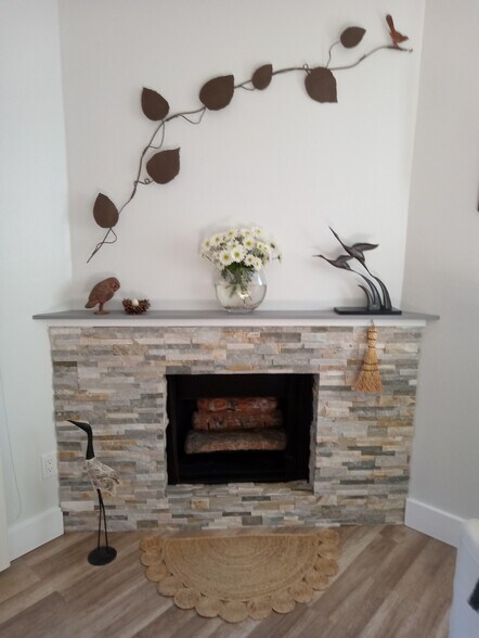 Building Photo - 9500 Center St