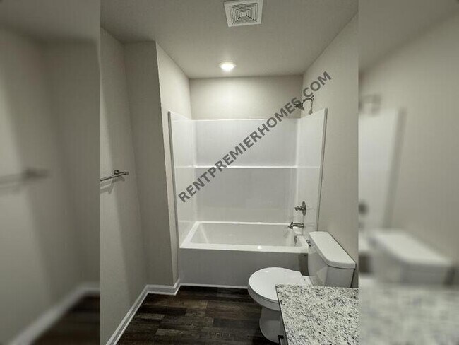 Building Photo - 18 Edward Dr