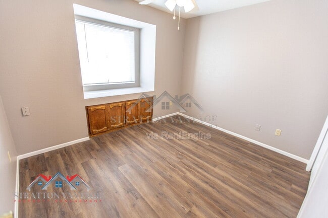 Building Photo - 3749 E Hopi Ave