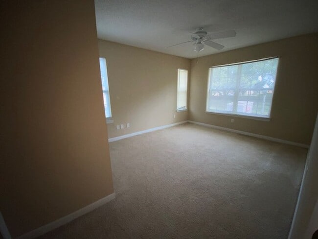 Building Photo - 2 BEDROOM 2 BATHROOM CONDO FOR RENT / REGE...