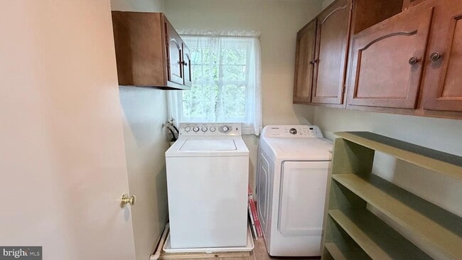 Building Photo - 4325 Majestic Ln