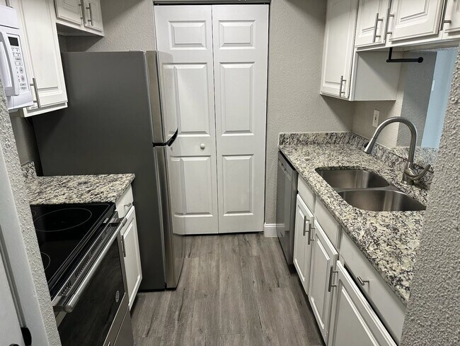 Building Photo - 3716 Idlebrook Cir