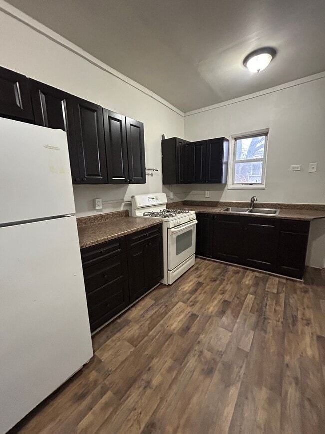 Building Photo - 5 Bedroom in Uptown Hbg - Section 8 accepted.