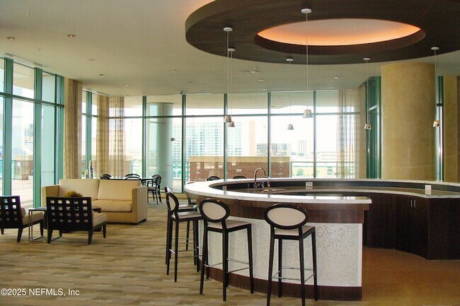 Building Photo - 1431 Riverplace Blvd