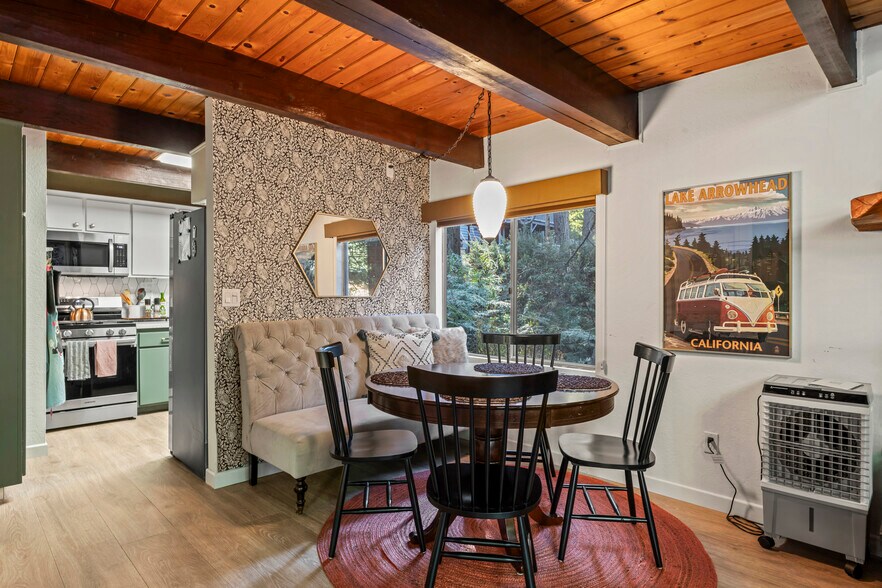 Building Photo - 692 Sunderland Ct