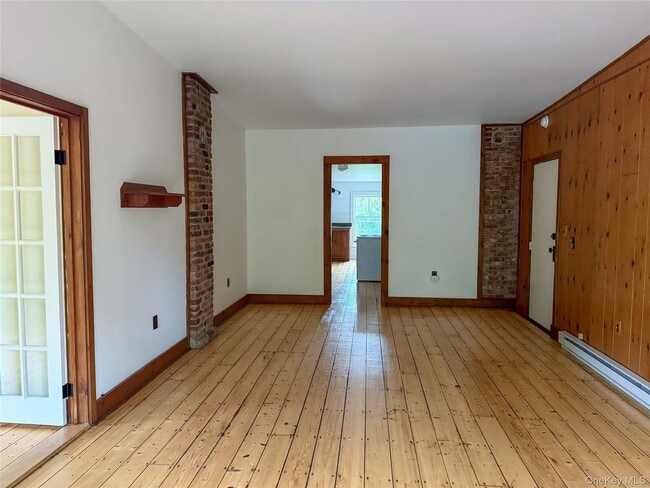 Building Photo - 5 N Rd