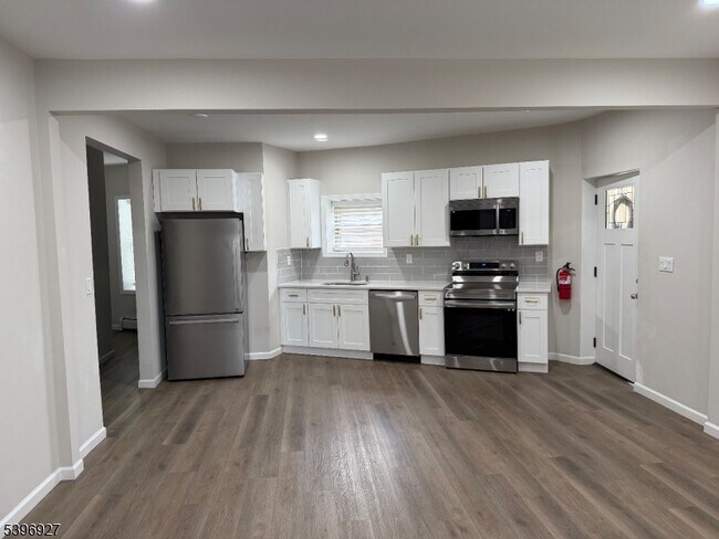 Building Photo - 9 Stoll St