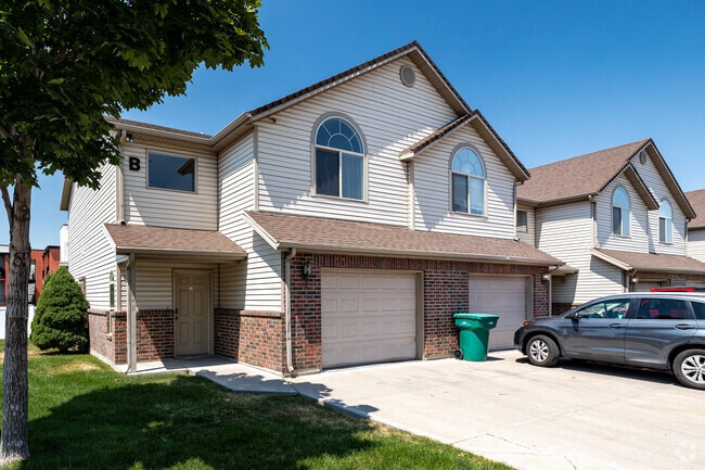Building Photo - Clearfield Townhomes