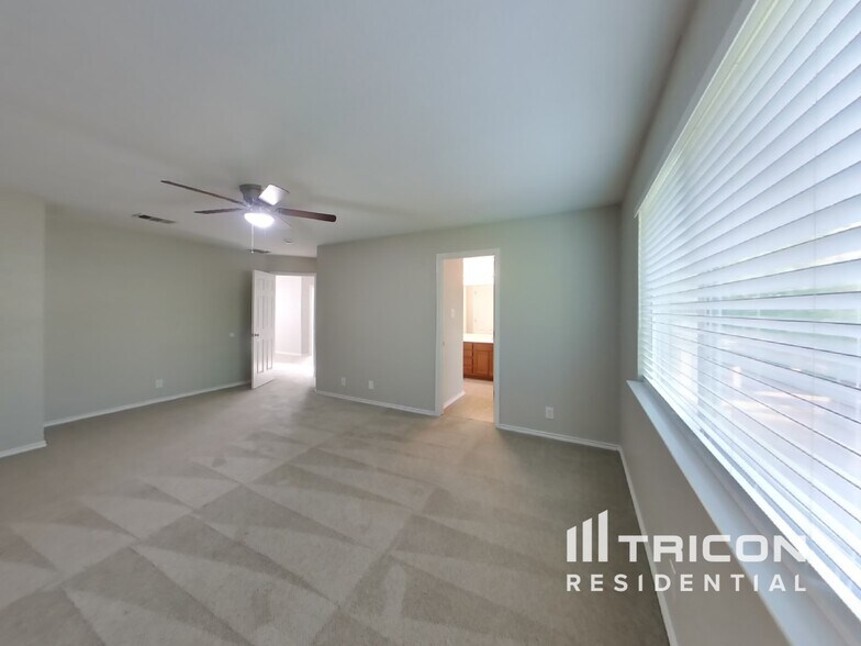 Building Photo - 715 Celosia