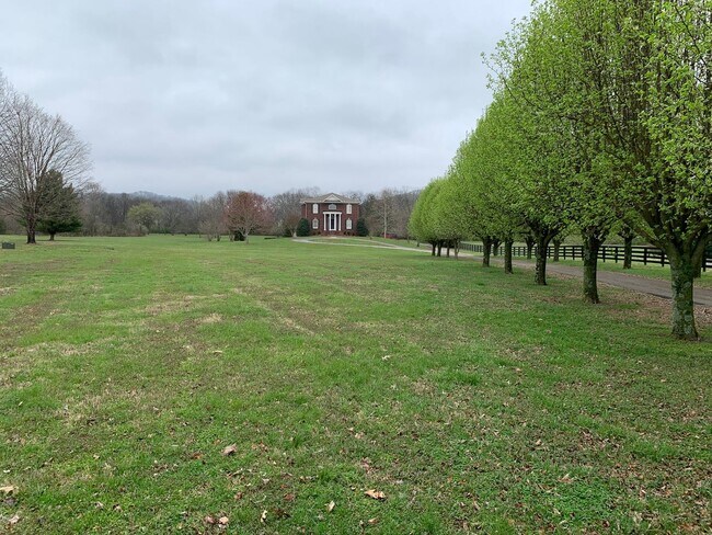 Building Photo - 5000 Square Feet on 7 Acres in Heart of Franklin