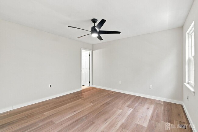 Building Photo - 106 Wilshire Ct