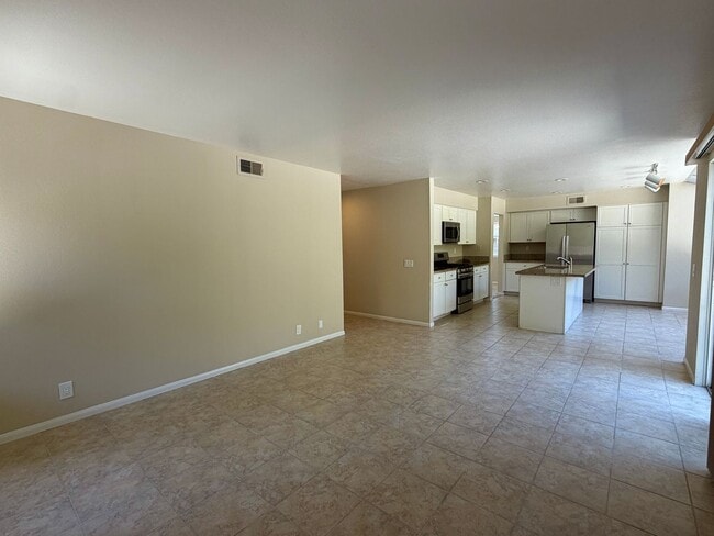 Building Photo - 3366 Waterford Dr