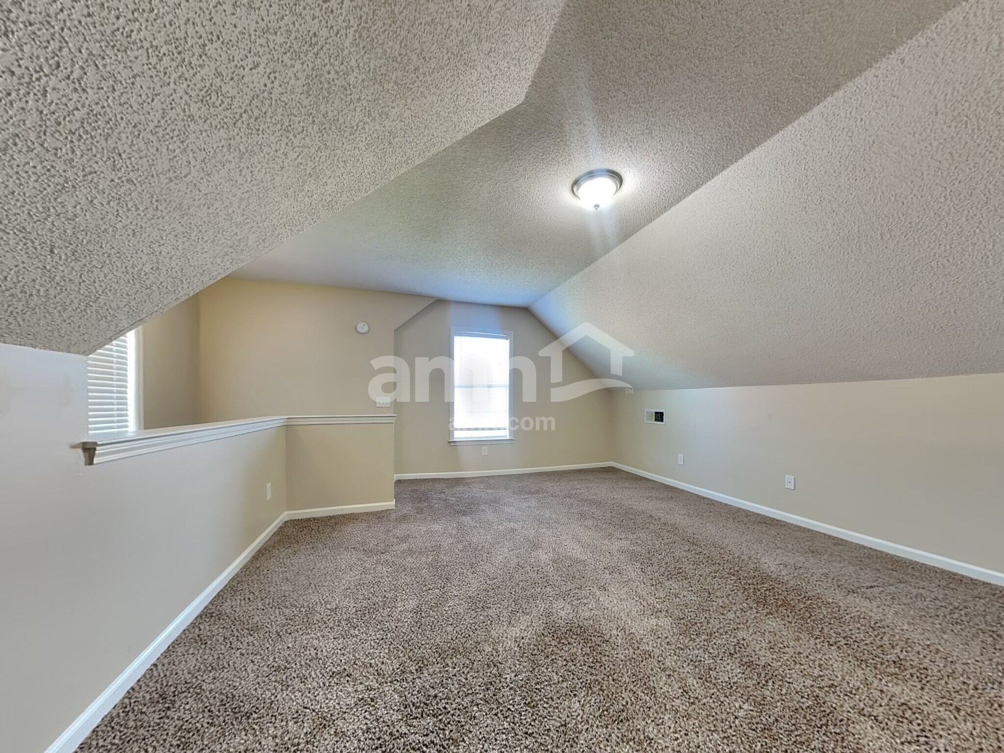 Building Photo - 6472 Daybreak Dr