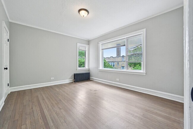 Building Photo - 7757 S Essex Ave