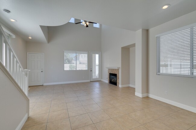 Building Photo - Beautiful 3-Bedroom Home in Silverado Ranch