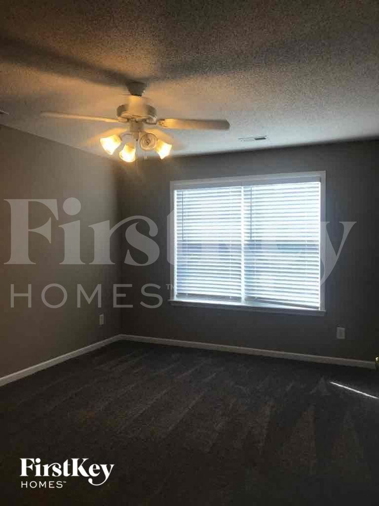 Building Photo - 2900 Hickman Ln