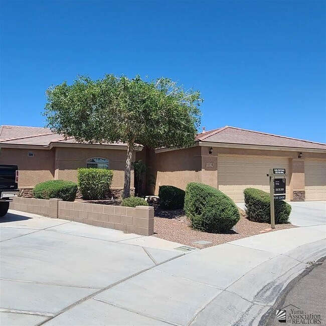 Building Photo - 11319 S Sally Dr