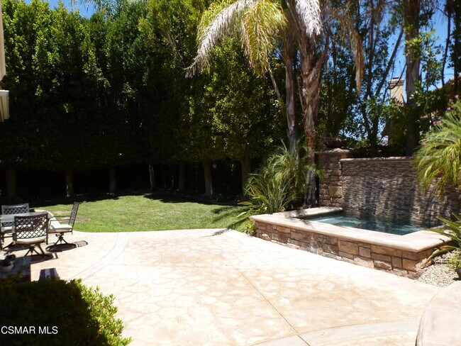 Building Photo - 48 Golden Glen Dr