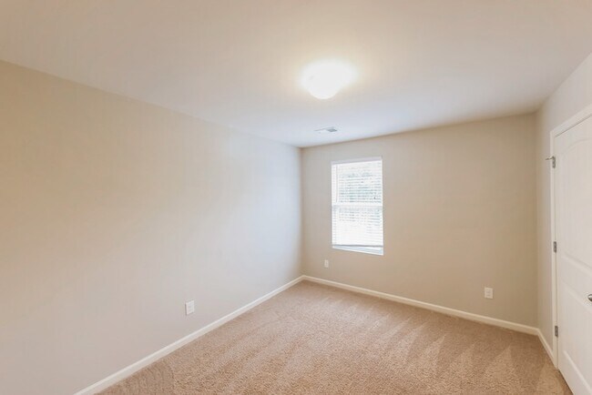 Building Photo - Spacious 4-Bedroom Calera Home