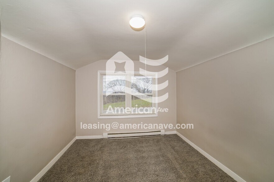 Building Photo - 500 Scenic Park Dr