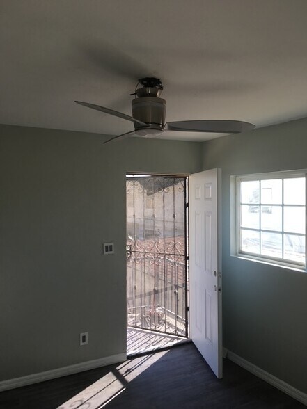 Building Photo - 3672 Van Dyke Ave