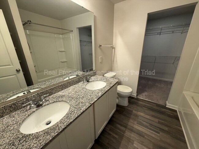 Building Photo - 3811 Bellingham Ct