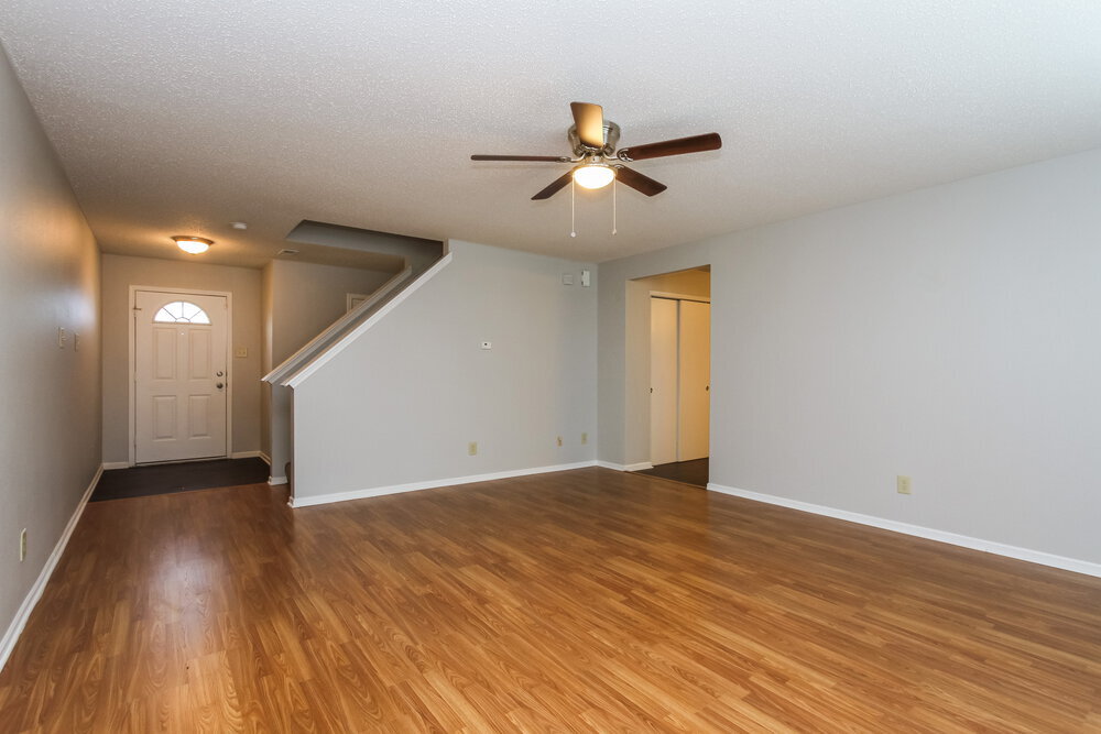 Building Photo - 2858 Ludwig Dr