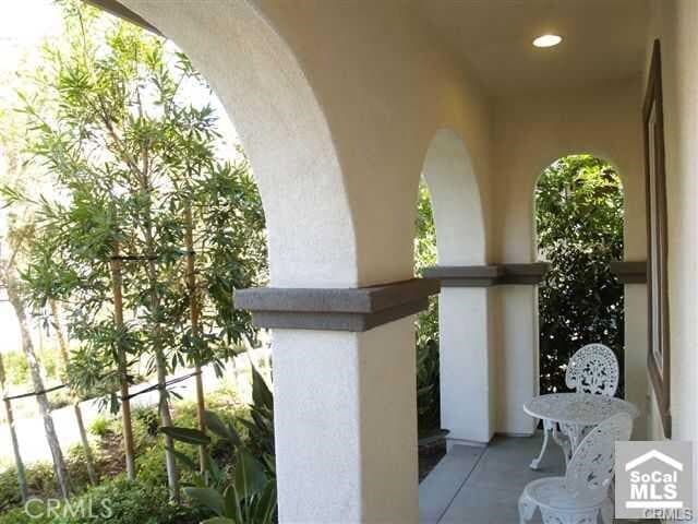 Building Photo - 63 Wonderland