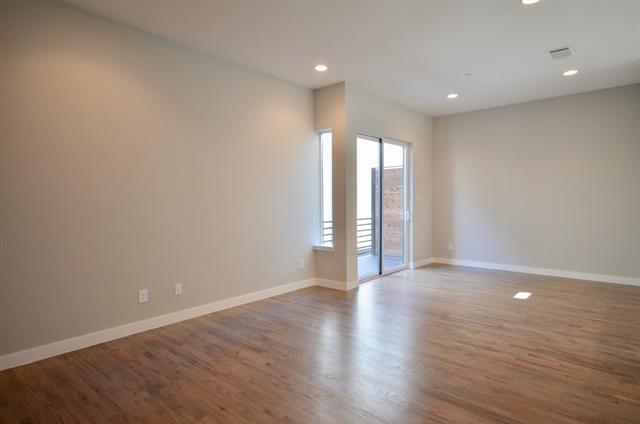 Building Photo - 2111 Bennett Ave
