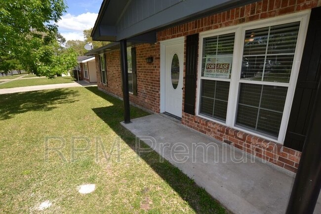 Building Photo - 1632 Mary Lou Dr