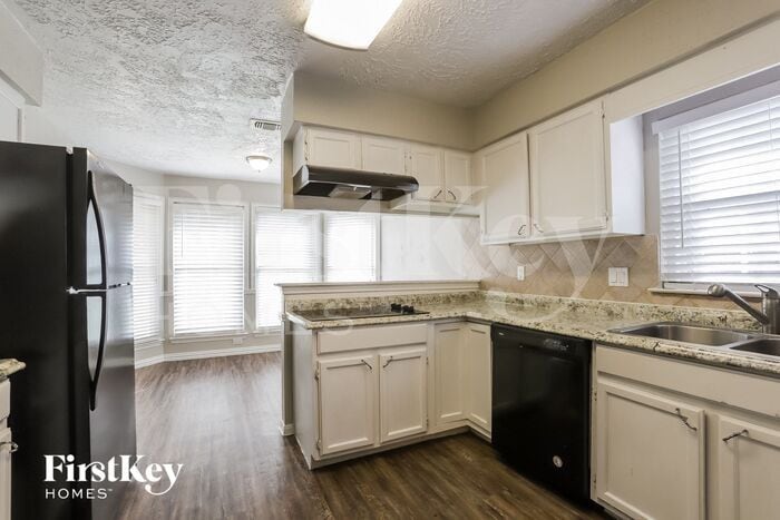 Building Photo - 10434 Lazy Meadows Dr