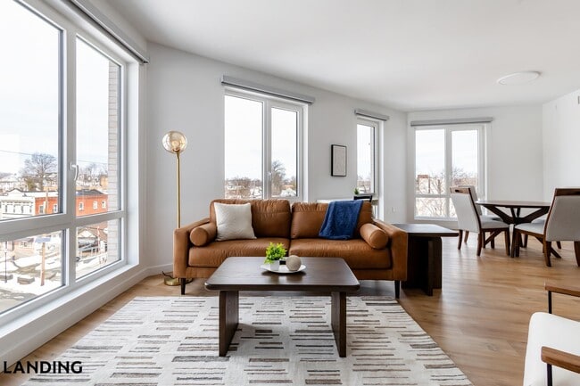 Building Photo - 95 Anderson St