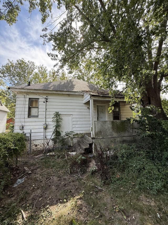 Building Photo - 1096 W Green St