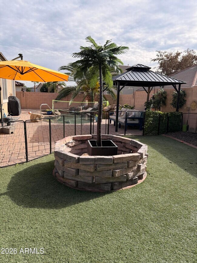 Building Photo - 17239 W Ironwood St