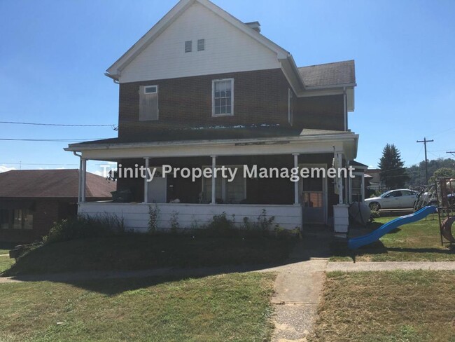 Building Photo - 2025 1/2 Pride Ave