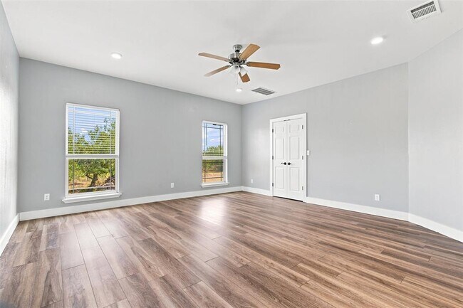 Building Photo - 600 Highland Ranch Way
