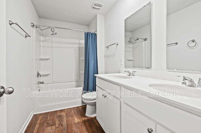 Building Photo - 413 Zenith Blvd