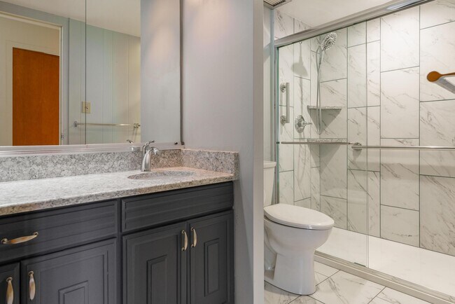 Building Photo - 1000 Urlin Ave