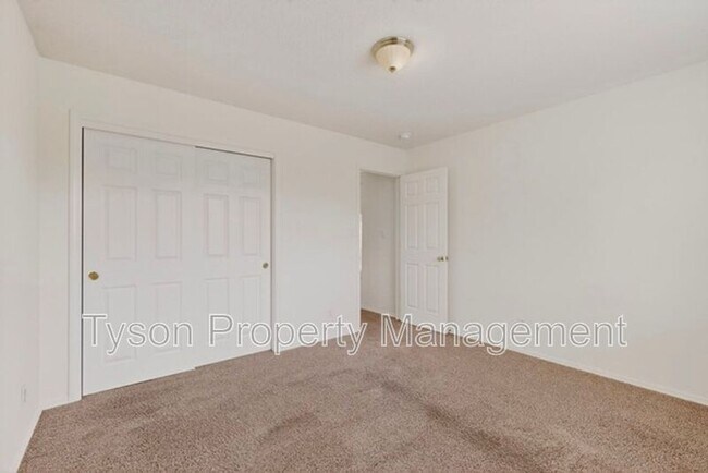 Building Photo - 908 Bursum Ln SE