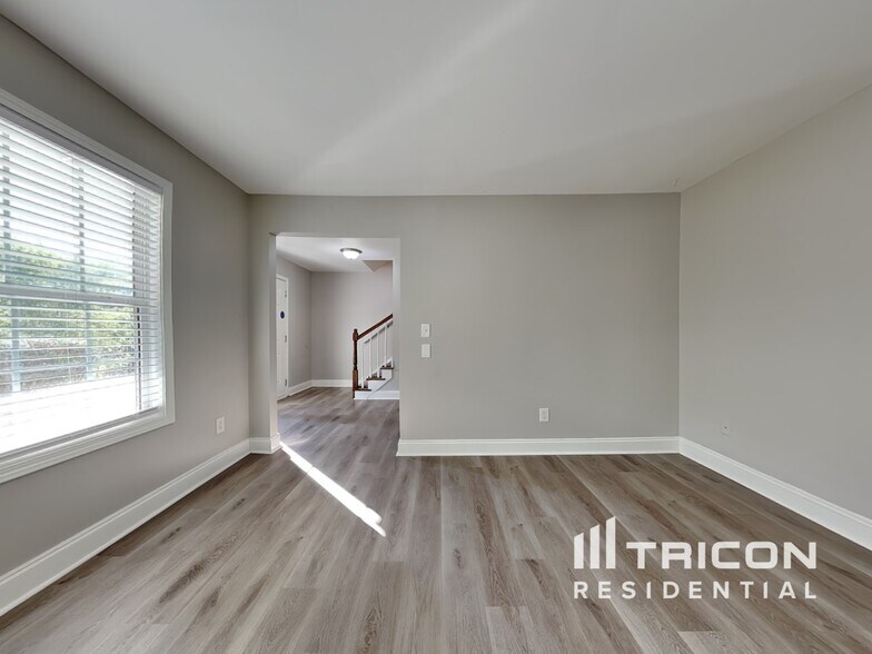 Building Photo - 3540 Stoney Creek Way