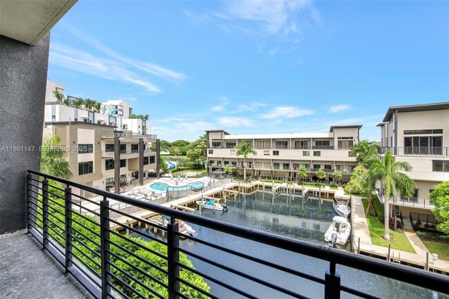 Building Photo - 164 SE 4th Terrace