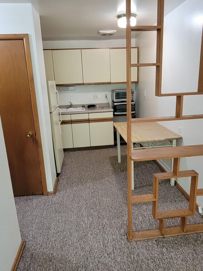 Building Photo - 1484