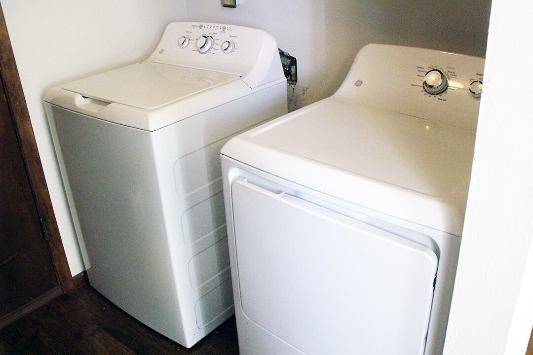 Washer/Dryer - 4482 North Grant Avenue