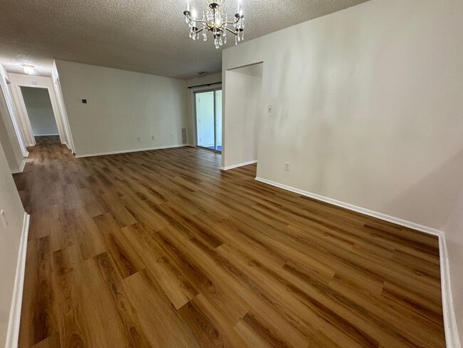 Building Photo - TWO BEDROOM TOWNHOME