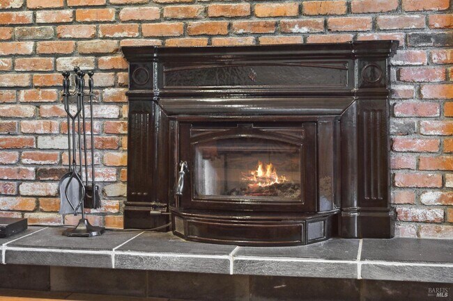 Building Photo - 5953 Shoreline Hwy