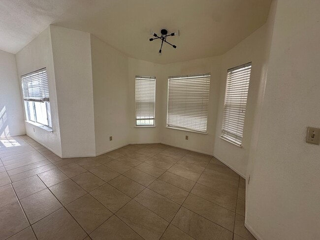 Building Photo - Great location. 4 bedroom single story Las Vegas home for rent.