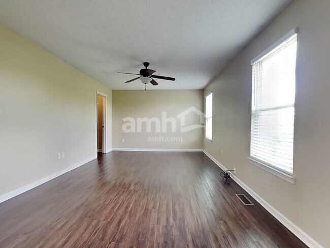 Building Photo - 45 Haverstraw Pl