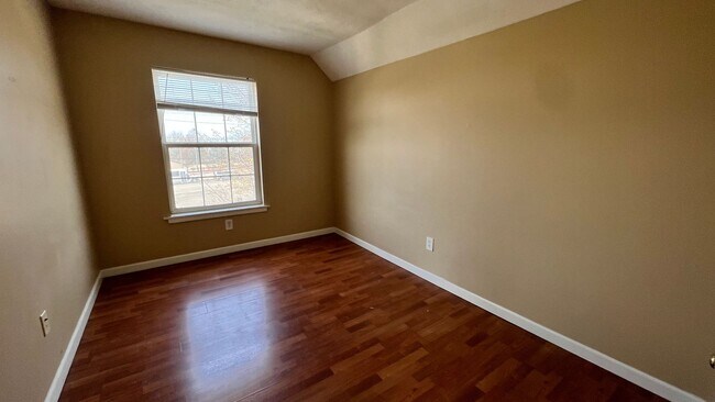 Building Photo - 520 Henry Ave SE